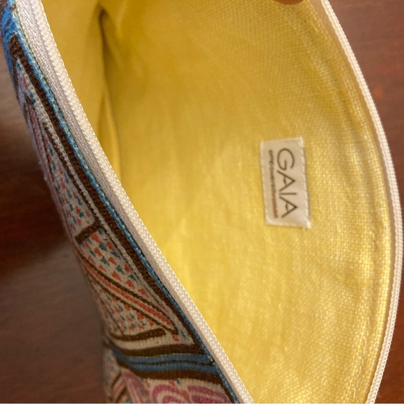 GALA empowered women cosmetic bag - Picture 2 of 3